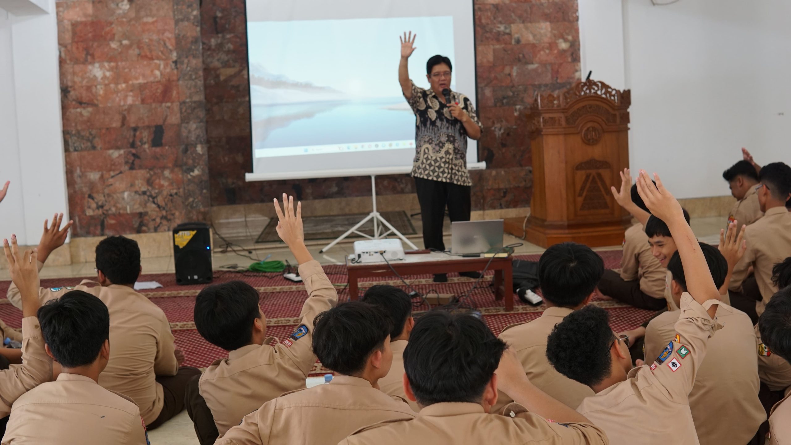 “Sukses ASPD Diriku Lebih Hebat dari yang Kukira!” Kegiatan AMT memotivasi Siswa Kelas 9 Siap Hadapi Ujian