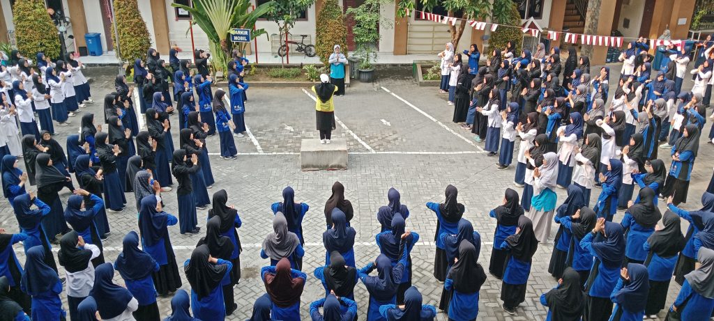 IMPLEMENTASI KALAM MUTIARA “AL AQLU SALIM, FIL JISMI SALIM” DALAM GELARAN JUMAT SEHAT PENUH SEMANGAT SMPIT ABU BAKAR YOGYAKARTA