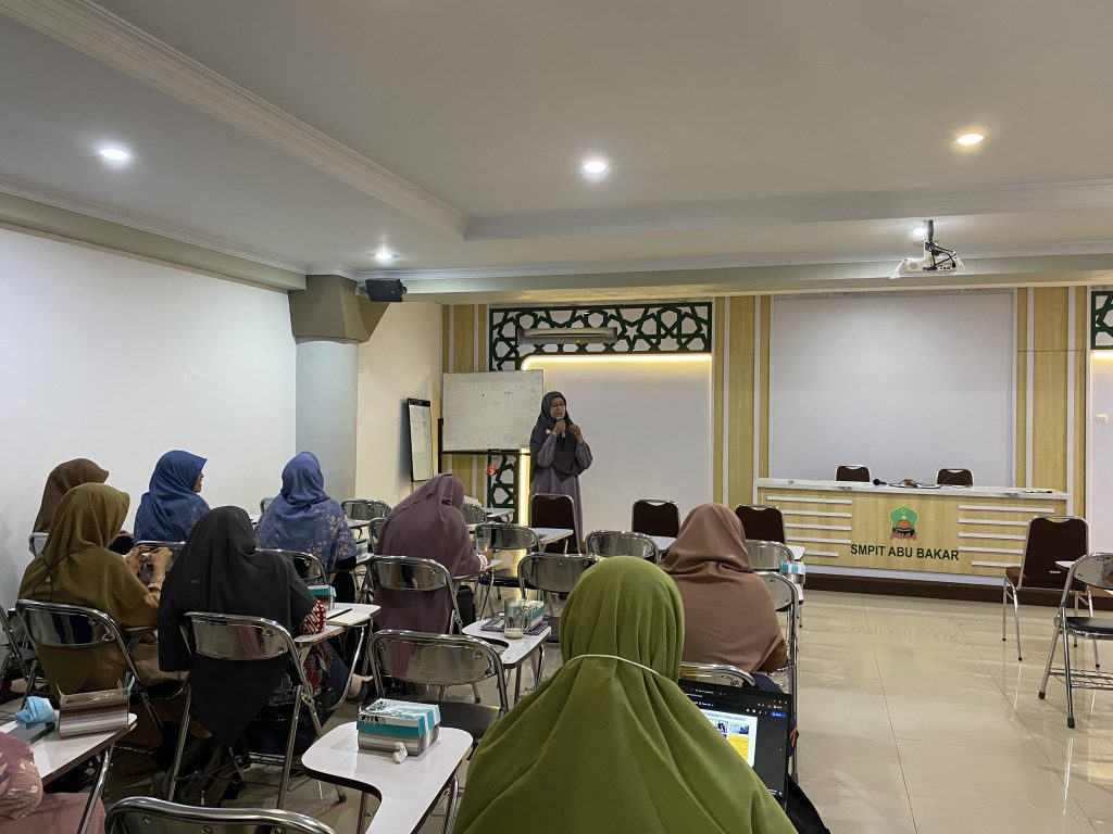 Rapat Rutin Sekolah: Bangun Sinergi dan Semangat Qur’ani dalam Kolaborasi Sekolah