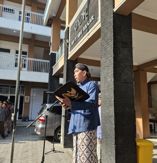 SMPIT ABU BAKAR RAYAKAN HUT KE-269 KOTA YOGYAKARTA DENGAN KHIDMAT DAN JUNJUNG KEARIFAN LOKAL