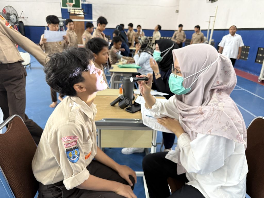 MERAWAT TUNAS BANGSA: SEMINGGU PENUH PERHATIAN UNTUK KESEHATAN SISWA SMPIT ABU BAKAR YOGYAKARTA