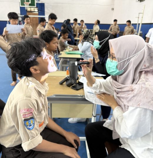 MERAWAT TUNAS BANGSA: SEMINGGU PENUH PERHATIAN UNTUK KESEHATAN SISWA SMPIT ABU BAKAR YOGYAKARTA