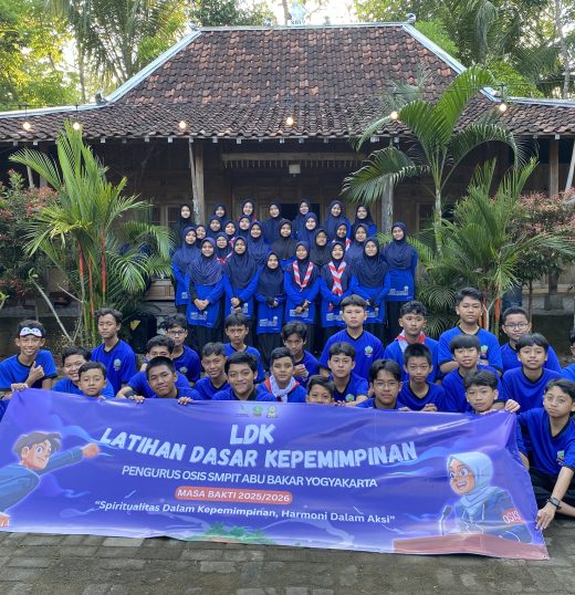 SMPIT ABU BAKAR YOGYAKARTA GELAR LDK OSIS 2025/2026: BEKAL KEPEMIMPINAN DAN SPIRITUALITAS BAGI GENERASI PEMIMPIN MASA DEPAN