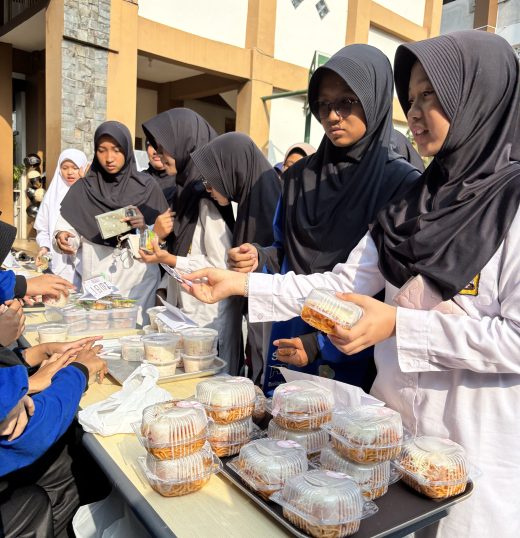 MARKET DAY: MERAJUT ASA, USAHA, DAN KREATIVITAS DI KAKI LANGIT PAGI SEKOLAH