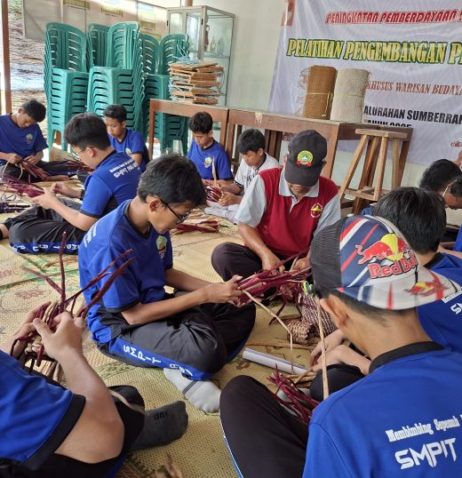 Merajut Warisan, Menyulam Masa Depan: Proyek Lintas Mapel SMPIT ABY Wujudkan Generasi Kreatif dan Berkarakter