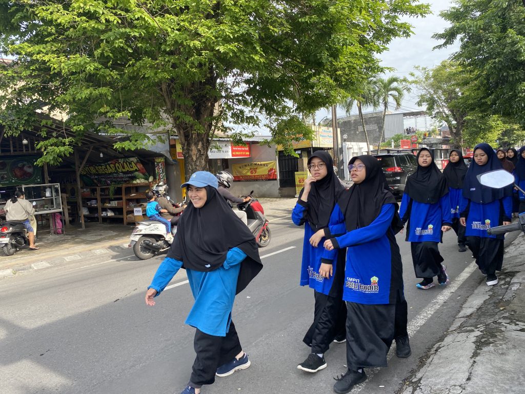 JUMAT CERIA: SISWA BERAKSI, SEKOLAH BERSERI!