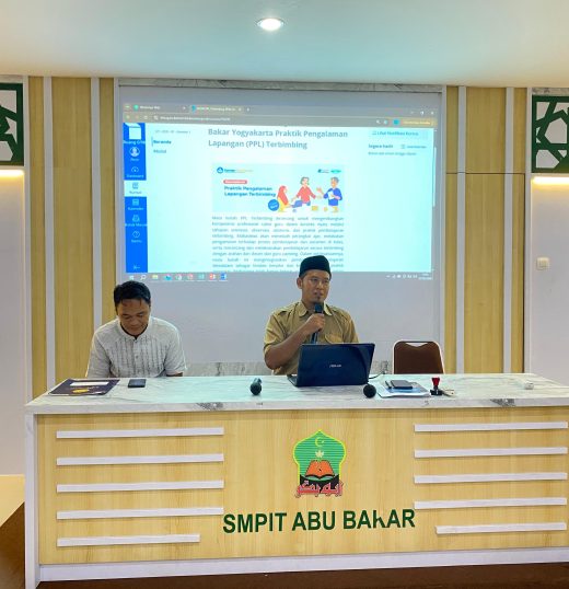 Sinergi Akademik: SMPIT Abu Bakar Yogyakarta Sambut Mahasiswa PPL PPG Universitas PGRI Yogyakarta