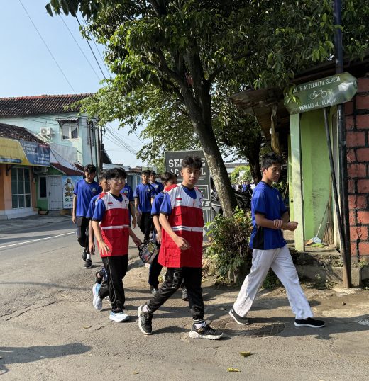 SMPIT Abu Bakar Yogyakarta Gelar Jalan Sehat dan Lomba Sebagai Rangkaian Milad