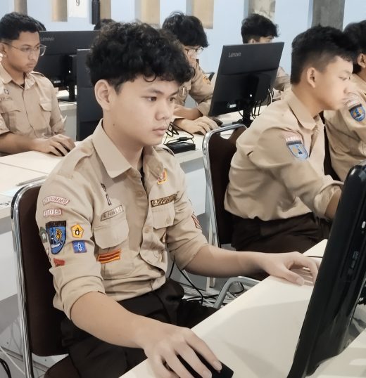 SISWA KELAS 9 EXERNITY IKUTI TKA DAN TKAD: ANTUSIASME SISWA TINGGI, UJIAN BERBASIS KOMPUTER BERJALAN LANCAR