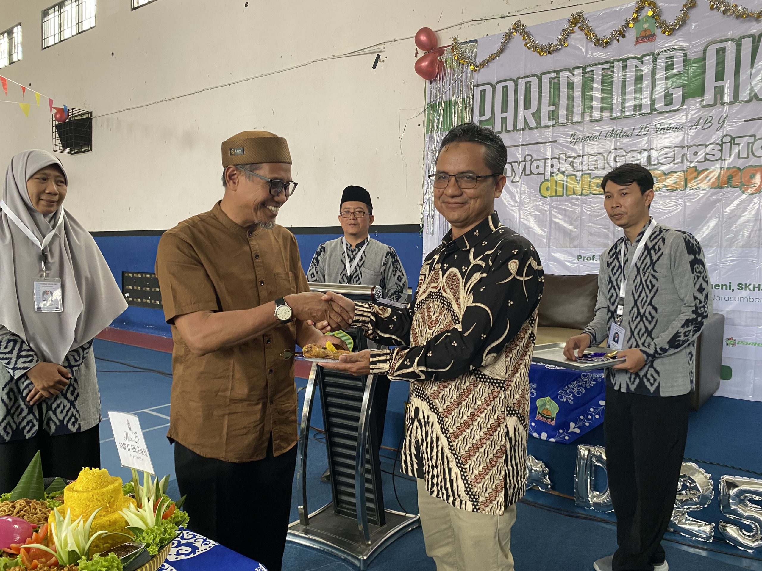 PARENTING AKBAR MILAD SMPIT ABU BAKAR, SIAPKAN GENERASI TANGGUH MENUJU MASA DEPAN