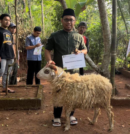 IDUL ADHA 1447 H: SMPIT ABU BAKAR GELAR BAKSOS KKD DI GUNUNG KIDUL DAN BANTUL