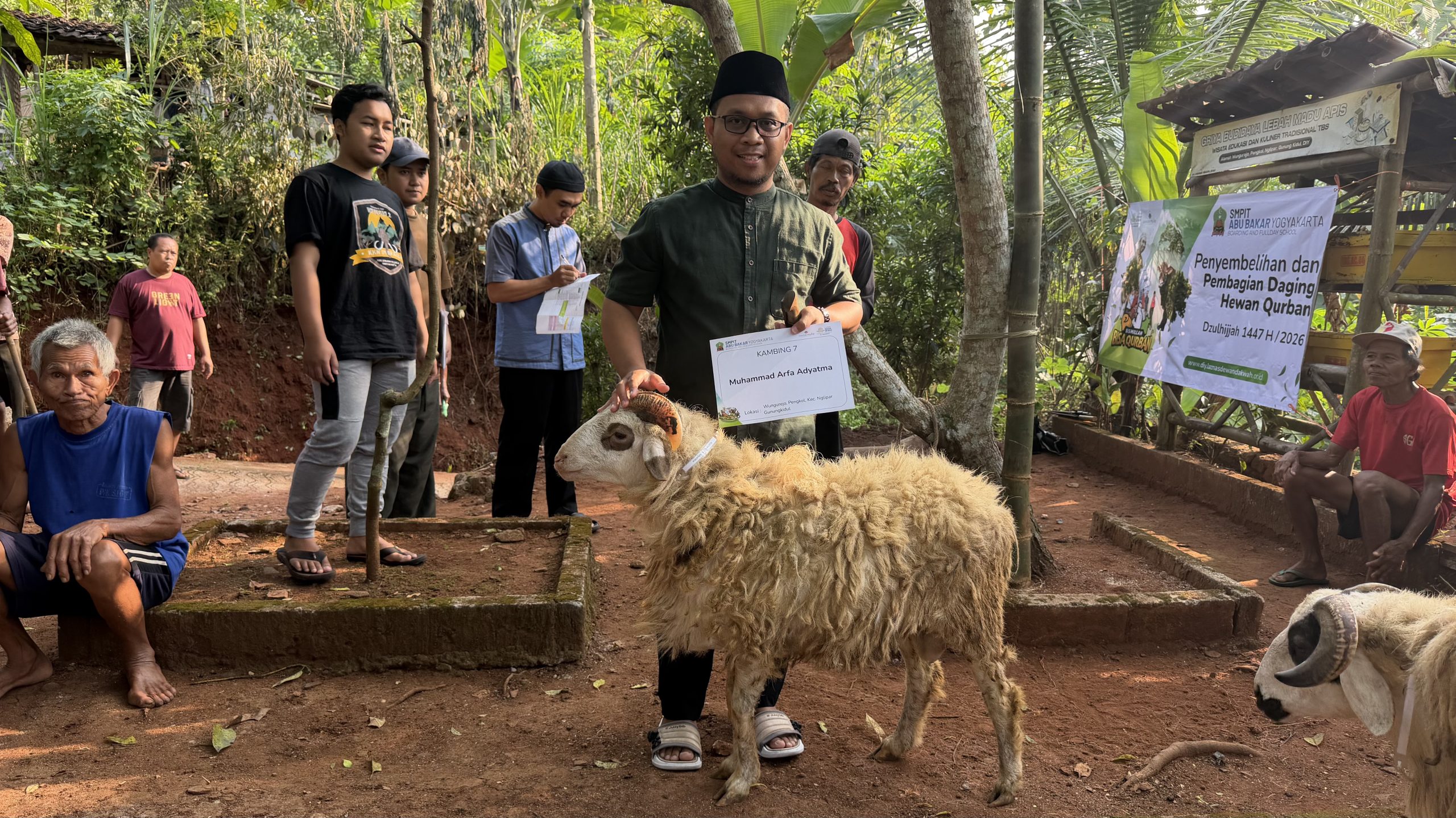 IDUL ADHA 1447 H: SMPIT ABU BAKAR GELAR BAKSOS KKD DI GUNUNG KIDUL DAN BANTUL