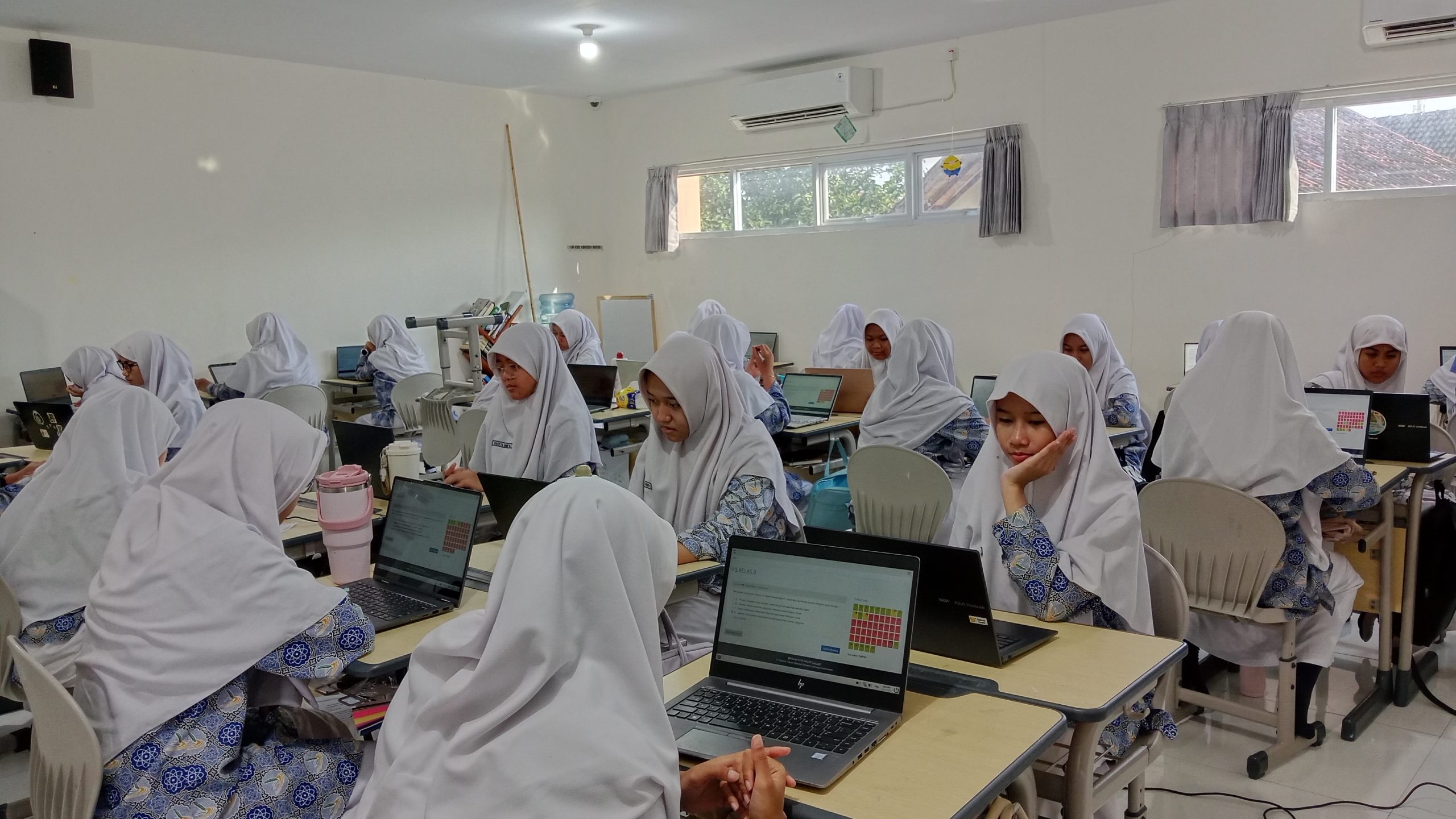 ASAT SEMESTER GENAP SMPIT ABU BAKAR YOGYAKARTA BERJALAN LANCAR DAN KONDUSIF