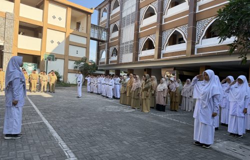 Upacara Peringatan Hari Lahir Pancasila 2026 SMPIT Abu Bakar Yogyakarta Menumbuhkan Semangat Pelajar Pancasila